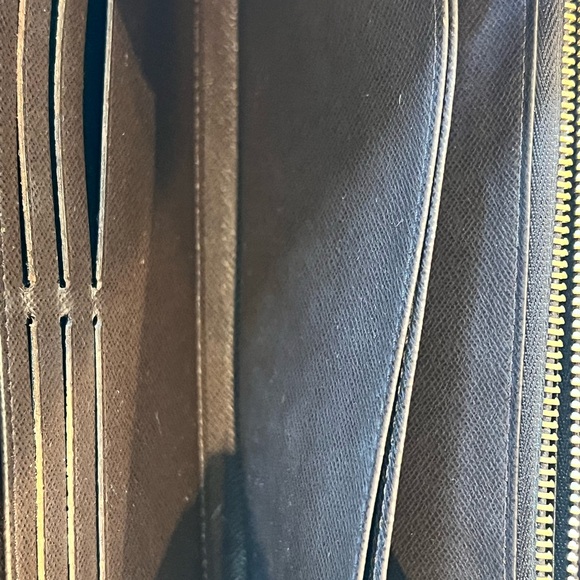 Louis Vuitton Damier Ebene Zippy Wallet - Picture 5 of 11